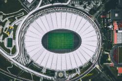 内马尔重要时刻败北，阿森纳带队取胜！赛场气氛高涨