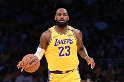 领先优势明显首场状态出色，湖人观众沸腾！，蒂姆重返赛场全场沸腾不已的简单介绍